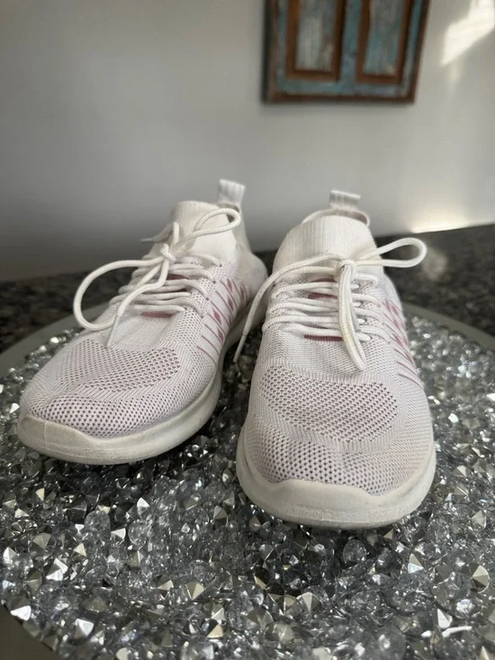 Women's Lightweight Knit Lace-Up Sneakers in Light Pink - Picture 4 of 12